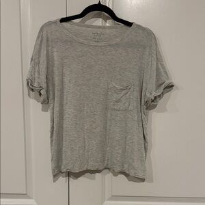 Lightly worn American Eagle Outfitters Light Gray Short Sleeve Tee size M